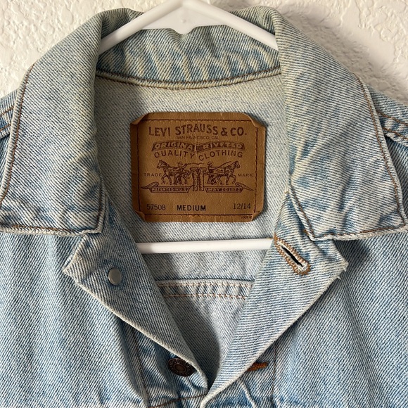 90’s Vintage Levi’s Orange Tab Cropped Denim Jacket - Picture 3 of 6